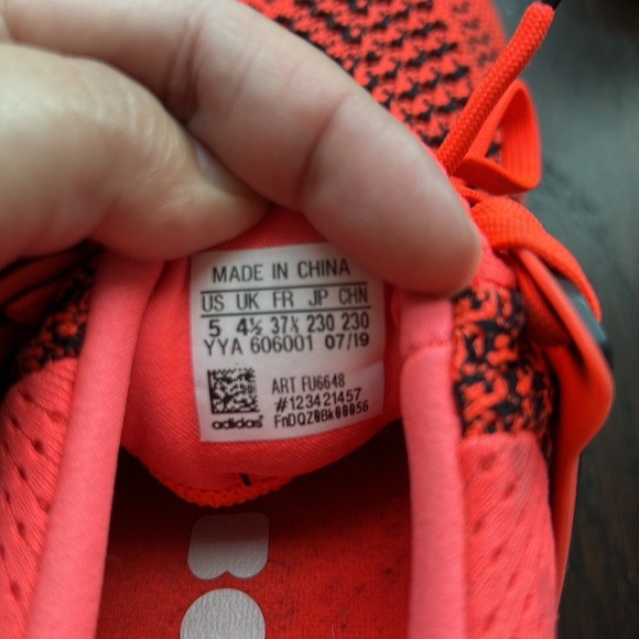 Adidas ultraboost limited edition colourway size 5Y or 6.5 women’s - Picture 5 of 5